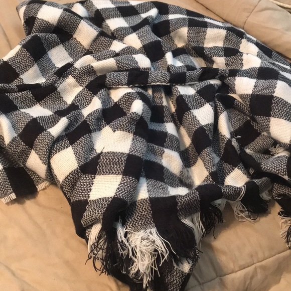 NY&C Light Weight Wrap NWT - Picture 2 of 6